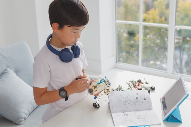 子どもの習い事にロボット教室を選ぶ理由|学べることや対象年齢、将来性を解説