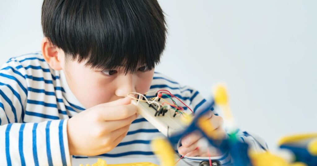 ロボット教室の入会金は高い？平均相場と費用を抑える方法を解説　