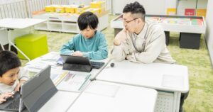 子どものプログラミングで論理的思考力を鍛える方法｜育つ仕組みと学び方を解説